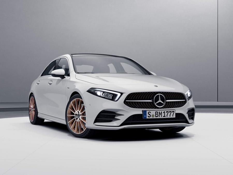  Mercedes-Benz A-Class Sedan Edition #1 2018 года  (WW) (фото 1 из 6)